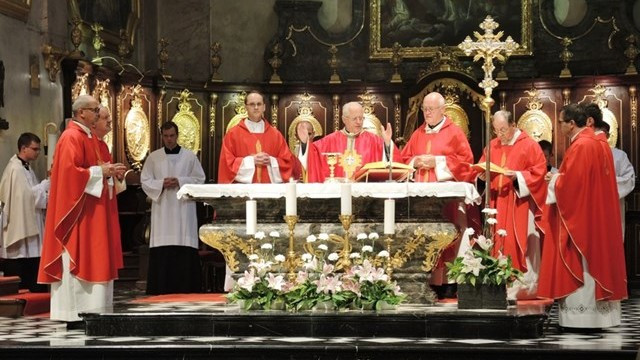 Rdeča maša 2015, bogoslužje je vodil škof Andrej Glavan. (foto: Radio Vatikan)