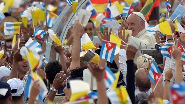 Papež med mladimi (foto: Radio Vatikan)