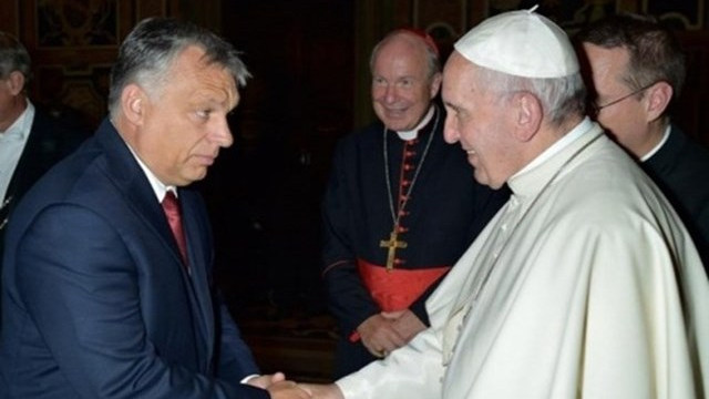 Viktor Orban in papež Frančišek (foto: Vatikani Radio)