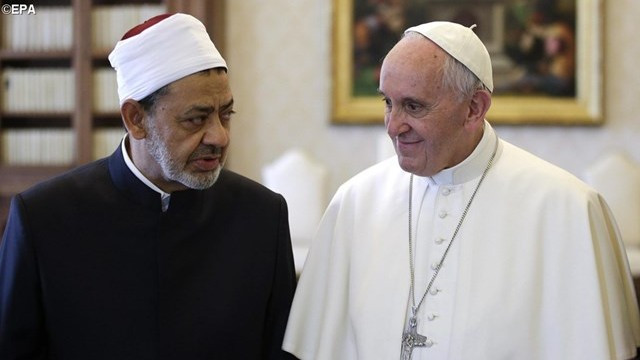 Imam univerze Al Azhar, Ahmed el Tayyib, in papež Frančišek (foto: Radio Vatikan)