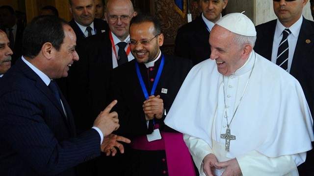 Papež Frančišek in egiptovski predsednik al-Sisi (foto: Radio Vatikan)