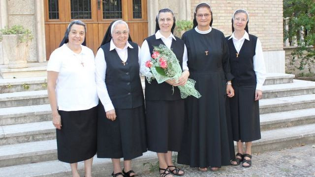 Novo vodstvo šolskih sester (foto: Katoliška Cerkev)