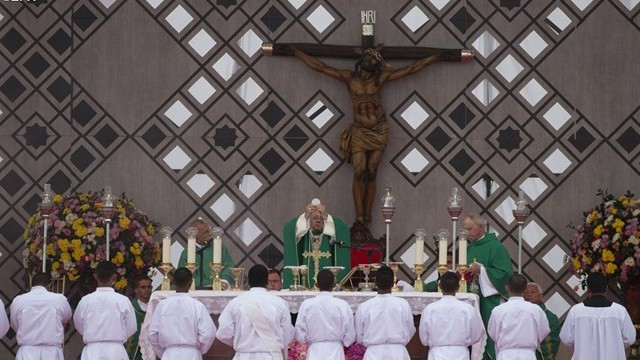 Papež daroval mašo v Cartageni (foto: Radio Vatikan)