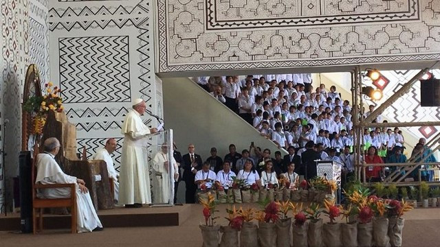 Papež na srečanju s prebivalci perujske Amazonije (foto: vaticannews.va)