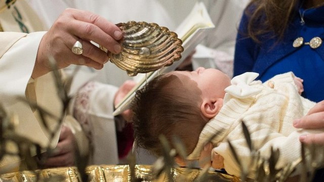 Krst otroka v Sikstinski kapeli (foto: vaticannews.va)