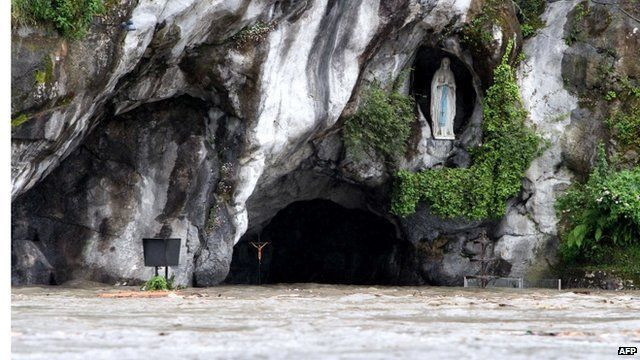 Poplave v Lourdesu (foto: splet)