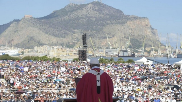 Papež v Palermu (foto: vaticannews.va)
