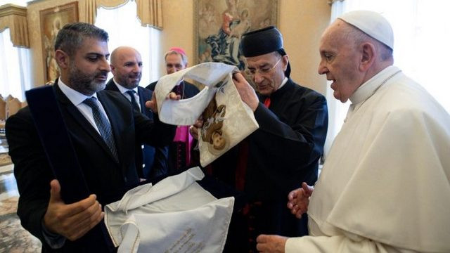Papež s predstavniki maronitov (foto: Vatican News)