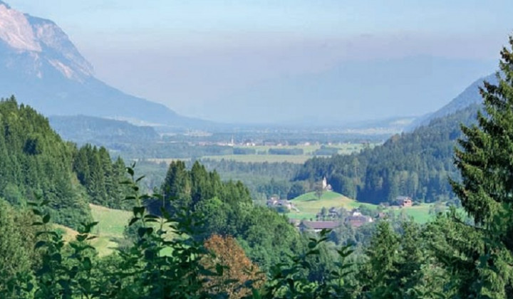 Pogled v Ziljsko dolino (foto: Mohorjeva založba Celovec)