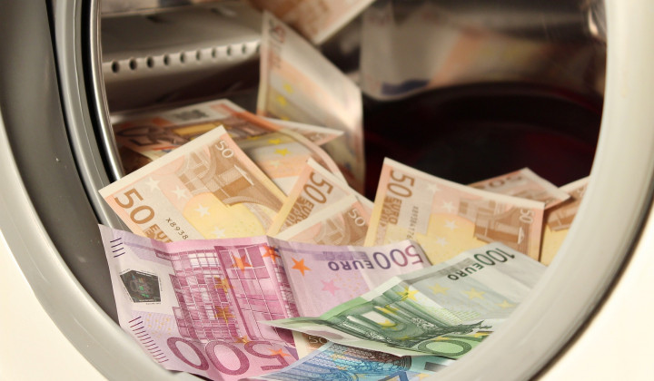 Pranje denarja (foto: Pixabay)