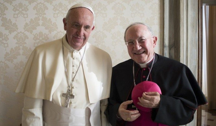 Nadškof Aldo Cavalli s papežem Frančiškom (foto: Vatican News)