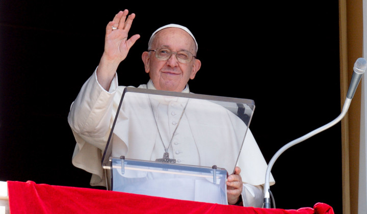 Papež Frančišek pri angelusu (foto: Divisione Produzione Fotografica)