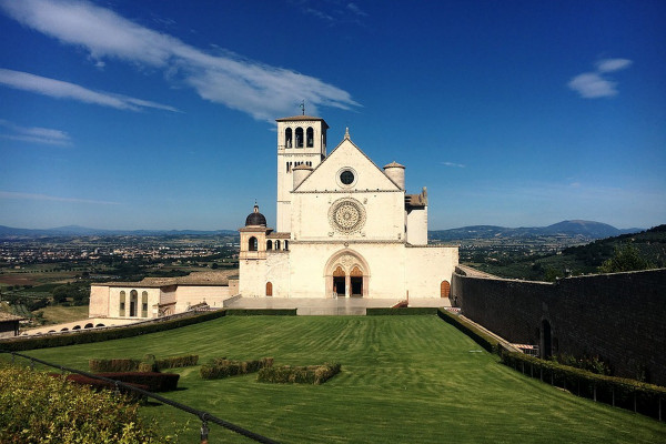 Papež Leon XIV. bo obiskal Assisi
