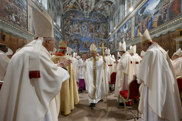 Papežu čestitali tudi ekumenski patriarh, anglikanska skupnost in veliki imam