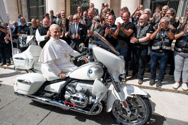 Papež Leon XIV. pozdravil »Jezusove motoriste«