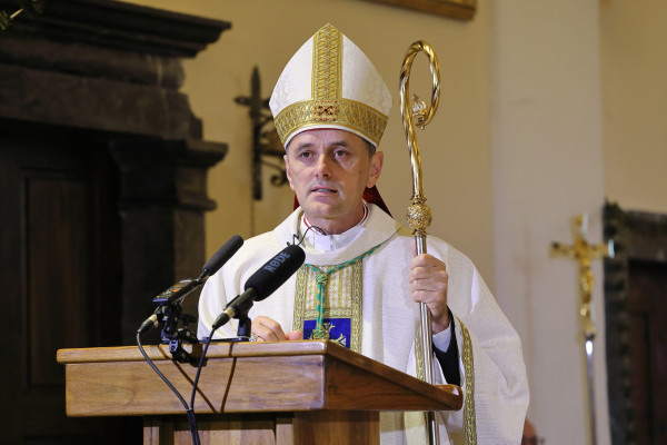 Škof Saje povabil k rasti v svetosti in k varovanju življenja v vseh njegovih obdobjih