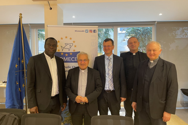 Dr. Globokar o spolzkem klancu zakonov o evtanaziji, primera Nizozemske in Belgije