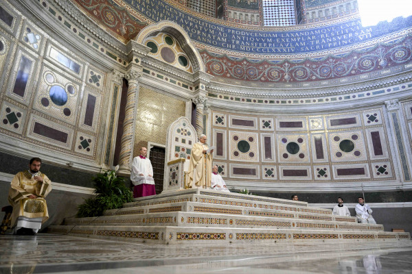 Papež Frančišek: Cerkev ni le zgradba, ampak živo občestvo Kristusovih učencev