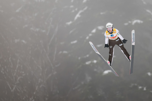 Nika Prevc tudi drugi dan na Ljubnem pred več kot 8500 navijači do zmage