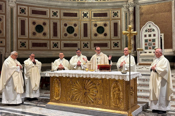 Škofje s skupno sveto mašo začeli uradni obisk Svetega sedeža