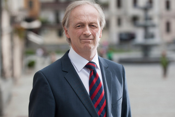 Dr. Edvard Kobal: Največji izziv si je človek sam