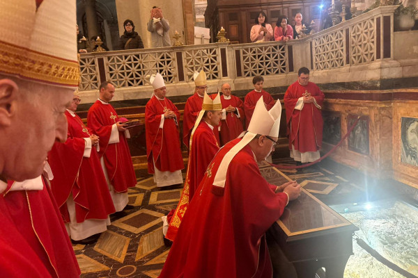 Škofje ob sklepu ad limina molili še na grobu apostola Pavla