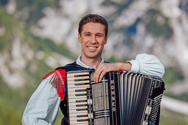 Sašo Avsenik: Lepše se ne moreš veseliti kot da zraven še kaj dobrega narediš