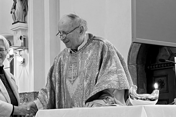 H Gospodu je odšel duhovnik Janez Ambrožič