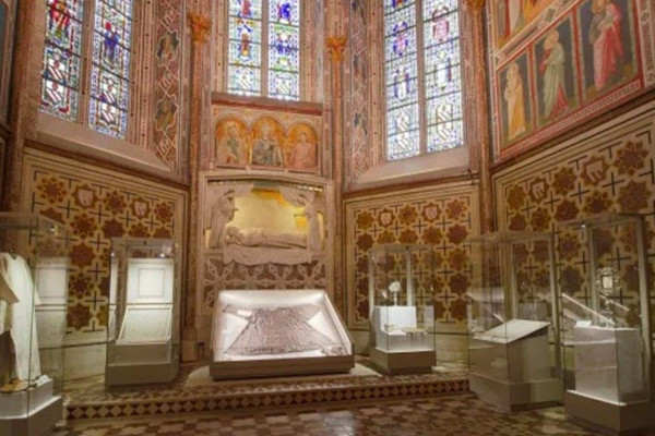 Posmrtni ostanki sv. Frančiška Asiškega prvič v zgodovini izpostavljeni javnosti