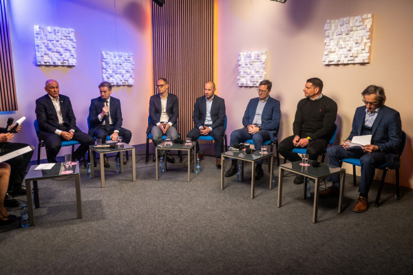 Soočenje predsednikov strank: prisluhi, pravna država, zdravstvo in obraz države v svetu