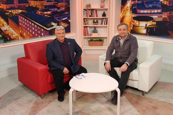 Tri četrtine volilnega zemljevida v rumenem, ti pa bi delal brez rumene ...