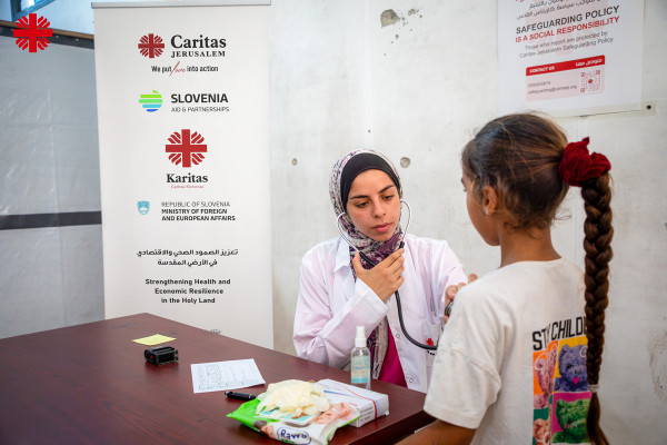 Karitas zbira sredstva za pomoč prizadetim v vojni na Bližnjem vzhodu