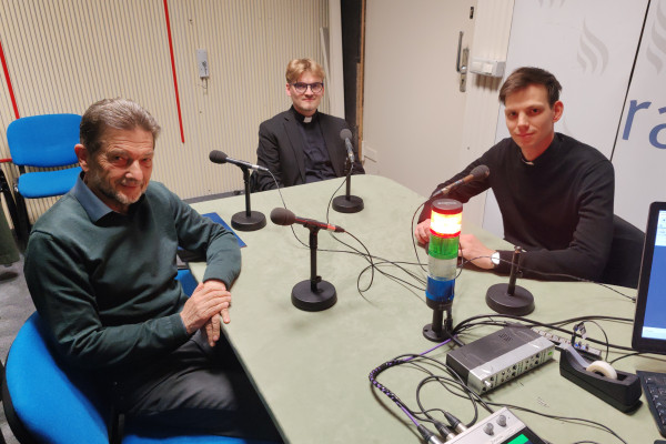 Katoliško šolstvo skozi oči duhovnikov zavodov