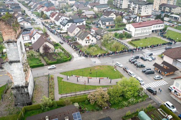 Nekateri v Borovnici čakali celo noč, da bi dobili zdravnika