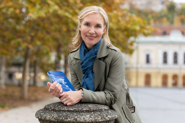 Smo prišli tako daleč, da si moramo bližino predpisovati?