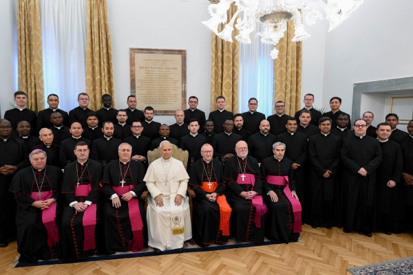 Leon XIV.: Papeška diplomacija v službi miru, resnice in pravičnosti