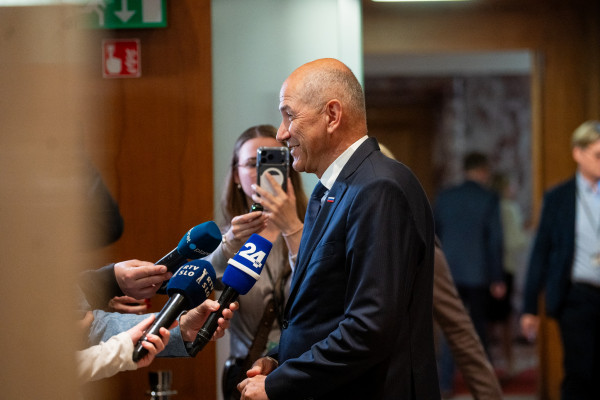 Če ugotovimo, da imamo opremo za gašenje požara, se bomo v to podali