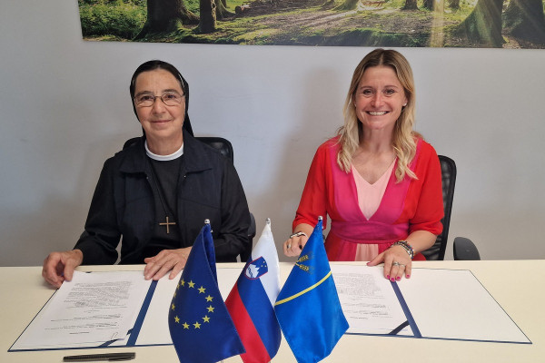Občina Domžale kupila samostan sester svetega Križa v Mali Loki