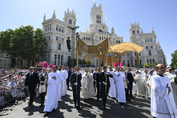 Papeževe maše se je v Madridu udeležilo več kot 1,2 milijona ljudi