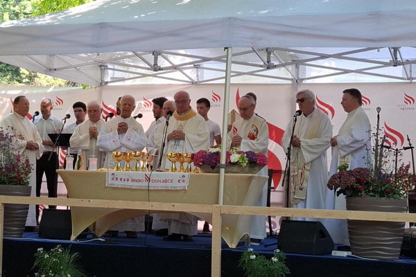 V Arboretumu ob praznovanju dneva državnosti približno 3.500 ljudi
