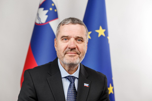Minister Kajzer za Radio Ognjišče o vrhu Nata, izstopu iz zavezništva in obisku v Berlinu