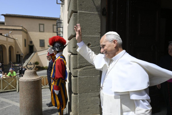 Papež končal poletni oddih v Castel Gandolfu