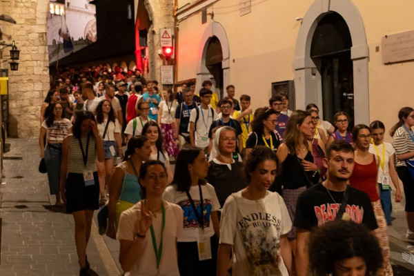 Papež spet nadaljuje avdience - jutri odhaja v Assisi
