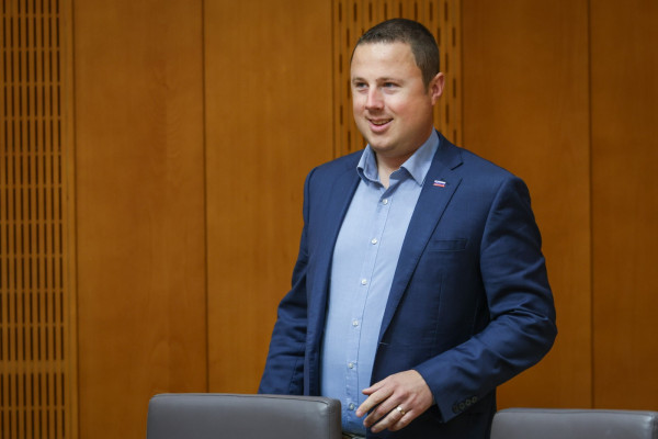 Kaj Žan Mahnič pravi o predsedničini aferi in seji Knovsa na to temo?