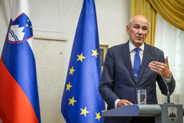 Vlada sprejela rebalans; kakšna odločitev je pred Slovenijo?