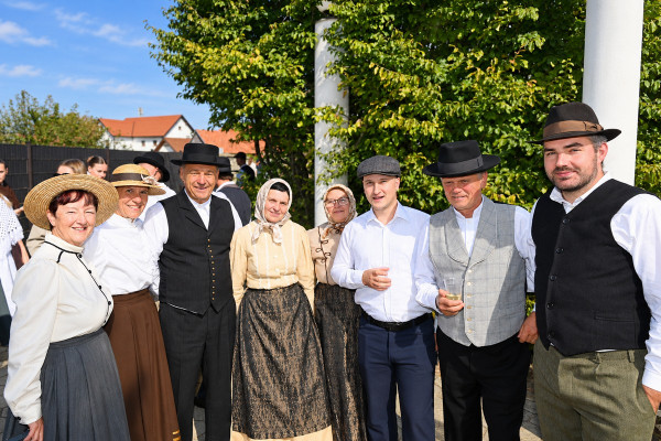 300 let vabila za delo v veržejskem vinogradu
