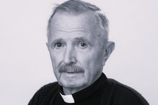 Umrl je duhovnik Vinko Guna.