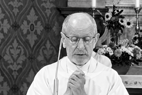 Umrl je duhovnik Stanislav Gajšek