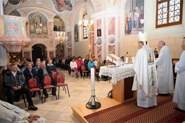 Škof Matjaž spodbudil župnijske sodelavce k misijonarskemu poslanstvu