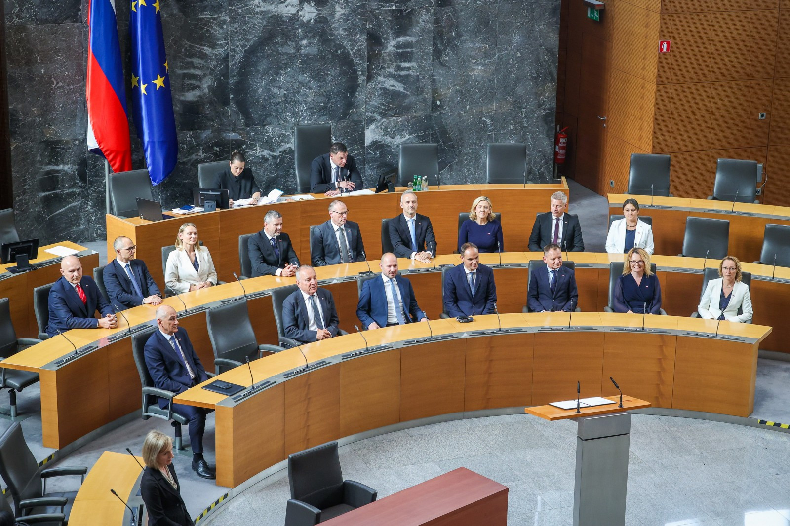 16. slovenska vlada ob izvolitvi v Državnem zboru